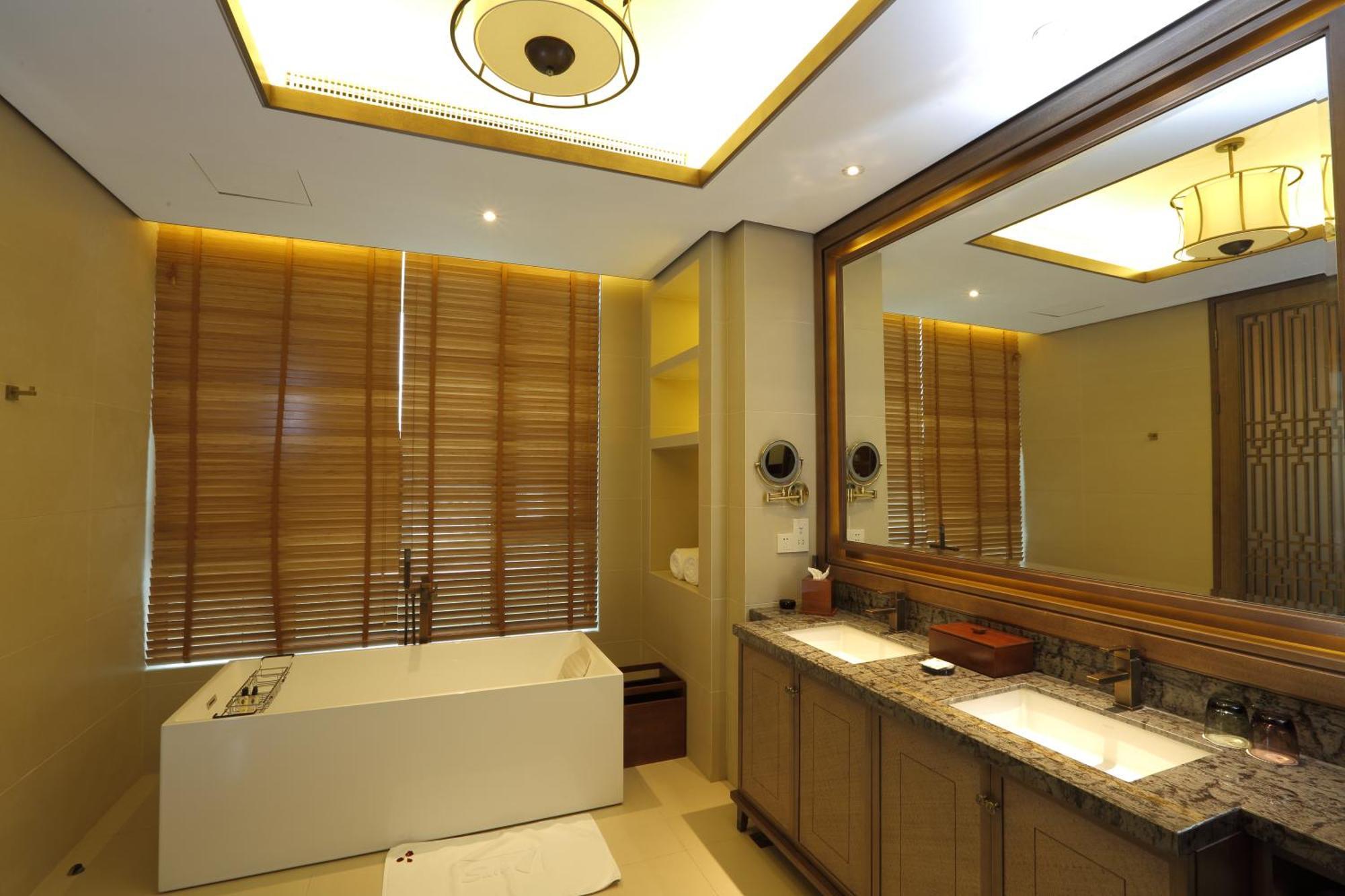 S&N Zhejiang Linhai International Hotel Buitenkant foto