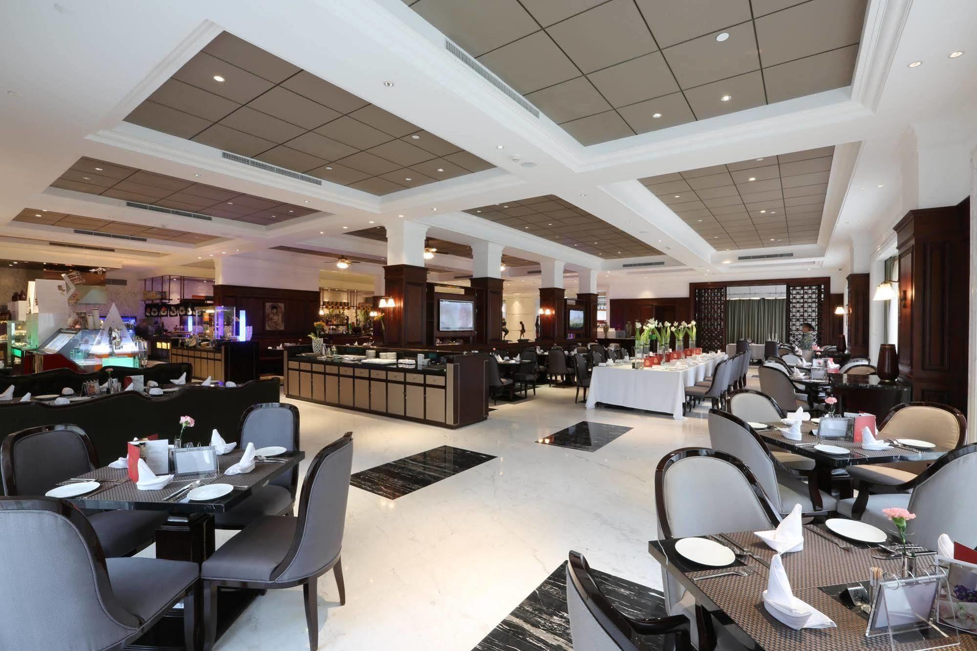 S&N Zhejiang Linhai International Hotel Buitenkant foto