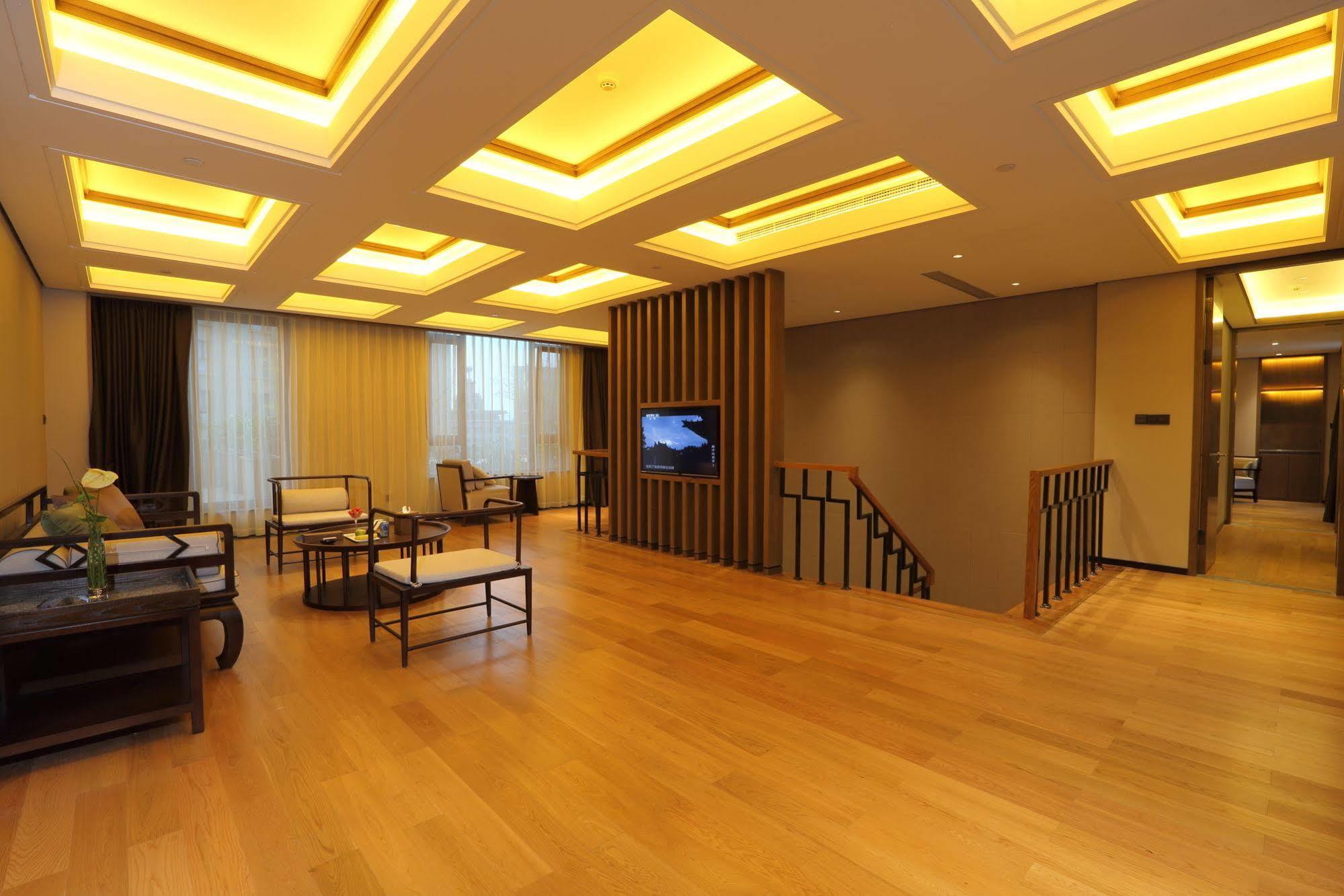 S&N Zhejiang Linhai International Hotel Buitenkant foto