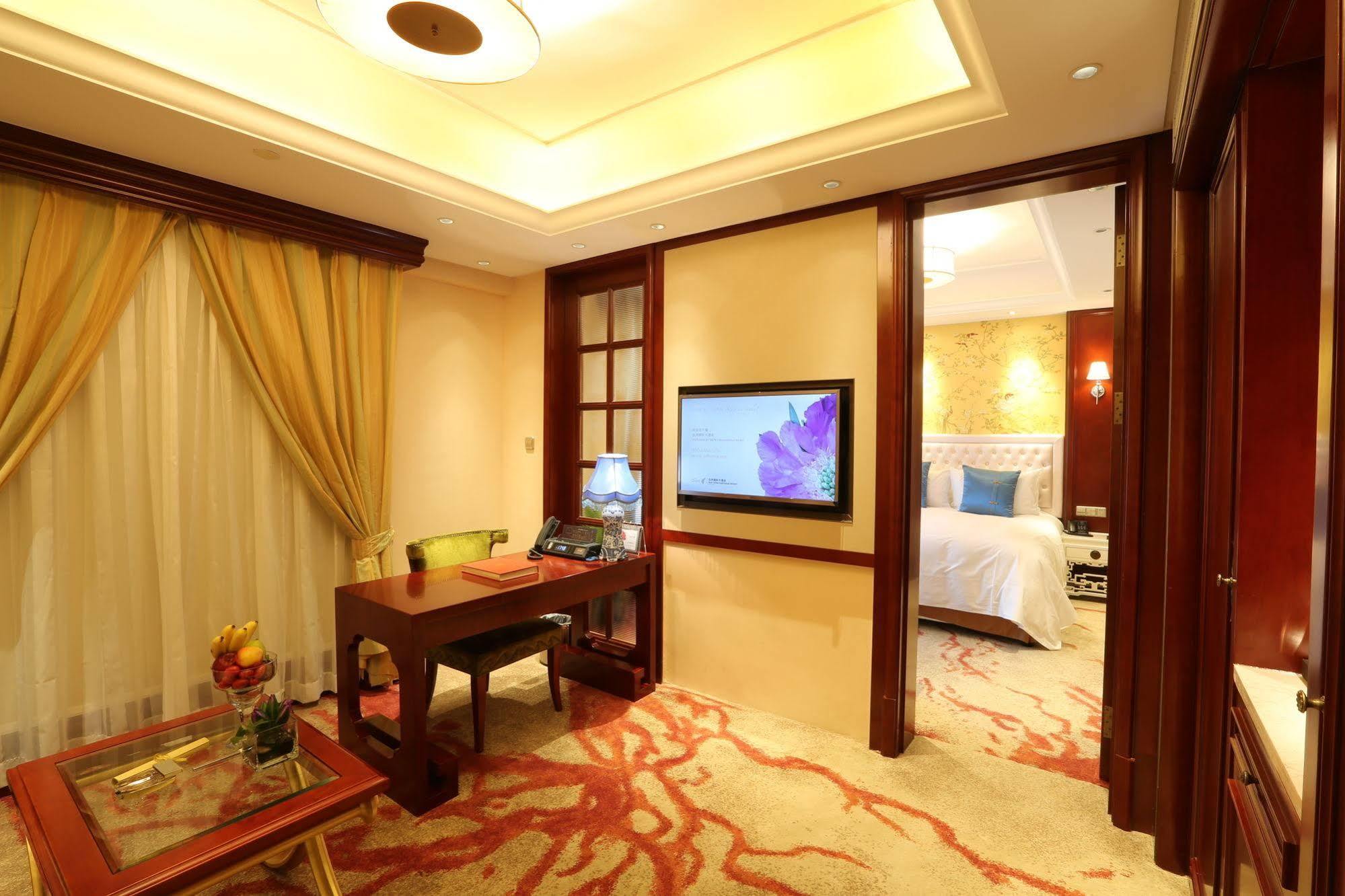 S&N Zhejiang Linhai International Hotel Buitenkant foto