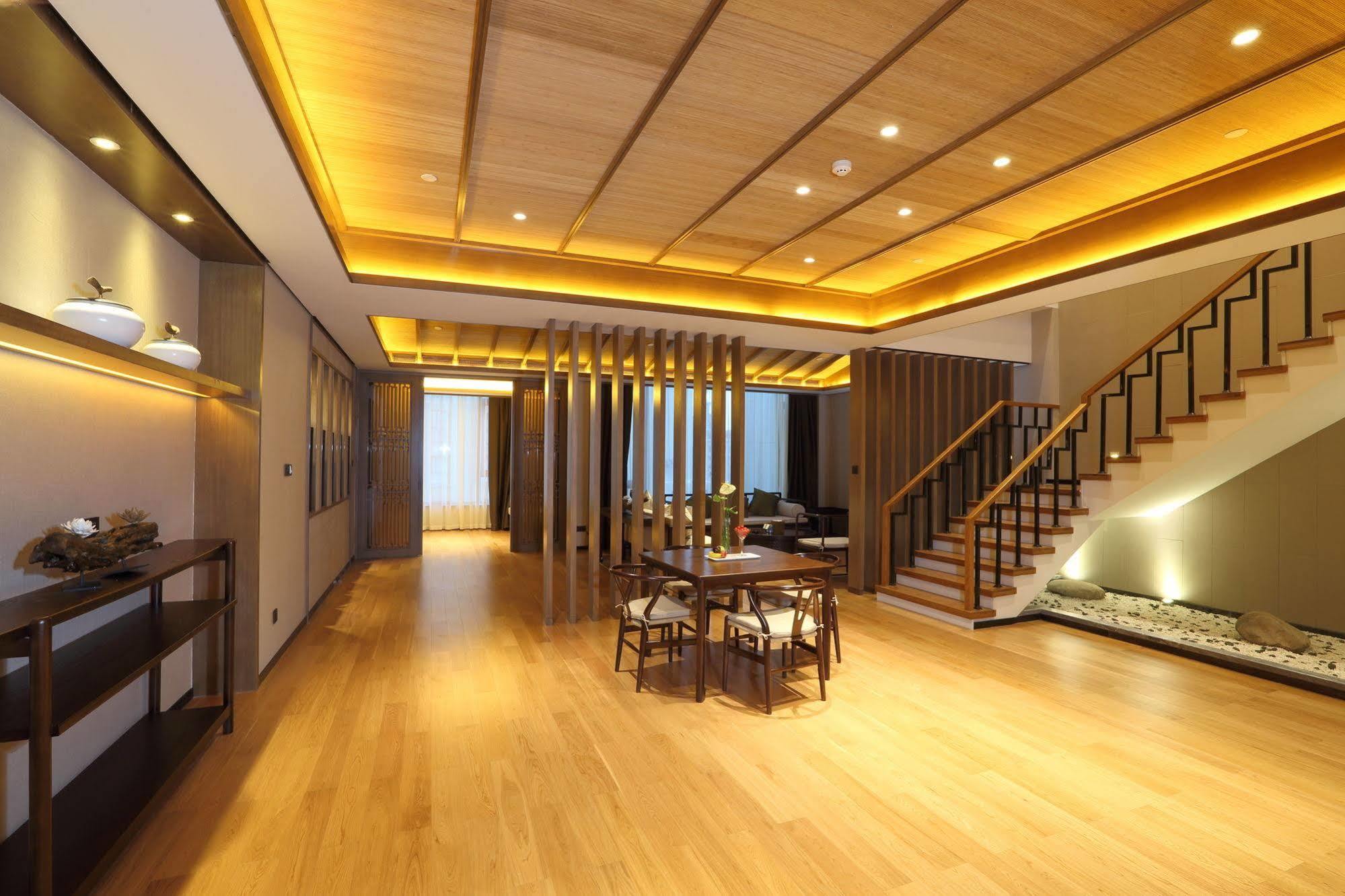 S&N Zhejiang Linhai International Hotel Buitenkant foto