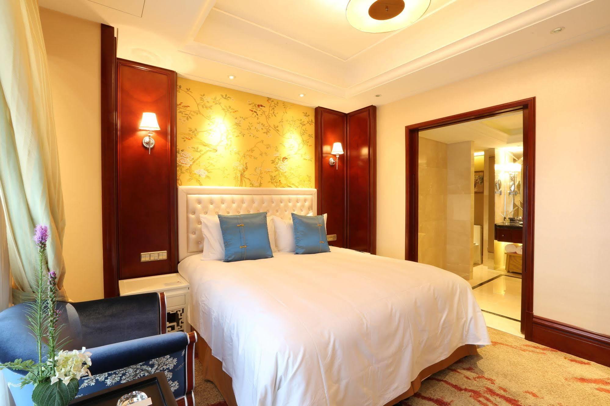 S&N Zhejiang Linhai International Hotel Buitenkant foto